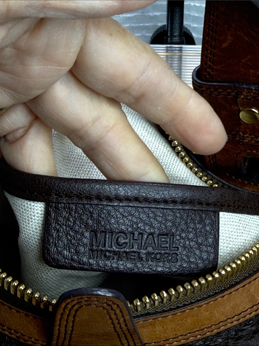(X2)Vintage Michael Michael Kors Y2K dark brown and tan leather handbags. - Picture 14 of 15